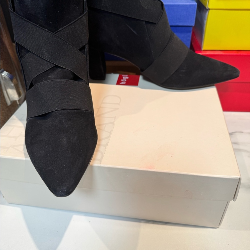HOGL Sophisticated Black Criss-Cross Heeled Boots